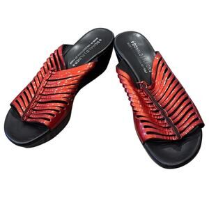 Donald J Pliner Women's Chaya Wedge Sandal Red Copper Size 9.5